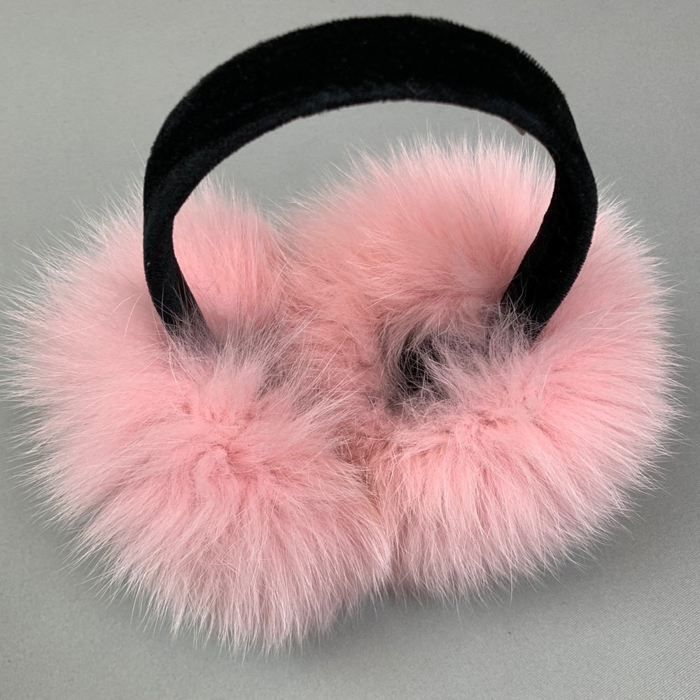 LIKE NEW!🤩Oscar de la Renta earmuffs